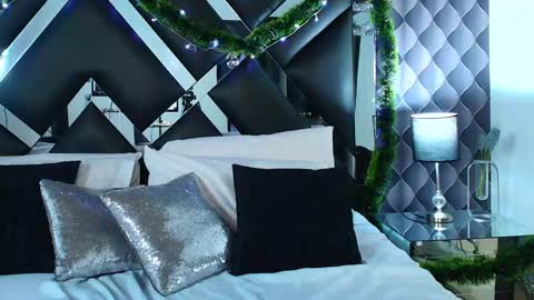 Snapshot of victtoria_lee chatting on December 4, 2024, 12:30 am victtoria lee online show from December 4, 2024, 12:30 am