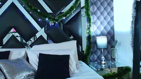 Snapshot of victtoria_lee chatting on December 5, 2024, 2:53 am victtoria lee online show from December 5, 2024, 2:53 am