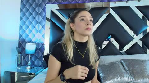 Snapshot of victtoria_lee chatting on January 12, 2025, 6:49 pm victtoria lee online show from January 12, 2025, 6:49 pm