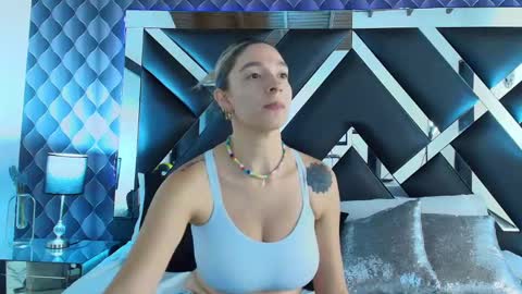 Snapshot of victtoria_lee chatting on January 14, 2025, 10:34 pm victtoria lee online show from January 14, 2025, 10:34 pm