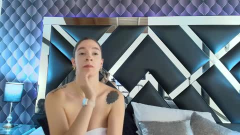 Snapshot of victtoria_lee chatting on February 4, 2025, 10:45 pm victtoria lee online show from February 4, 2025, 10:45 pm
