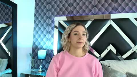 Snapshot of victtoria_lee chatting on February 12, 2025, 2:35 am victtoria lee online show from February 12, 2025, 2:35 am