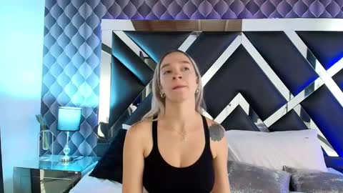 Snapshot of victtoria_lee chatting on February 24, 2025, 10:14 pm victtoria lee online show from February 24, 2025, 10:14 pm