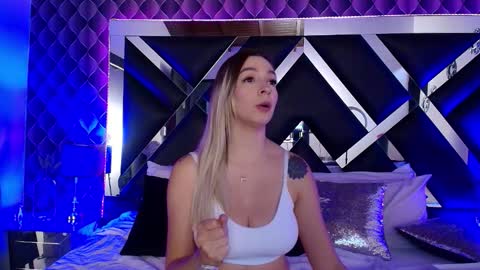 Snapshot of victtoria_lee chatting on September 22, 2025, 9:39 pm victtoria lee online show from September 22, 2025, 9:39 pm