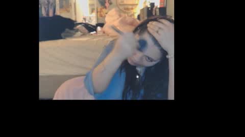 viennavisabelle online show from November 14, 2025, 4:33 am