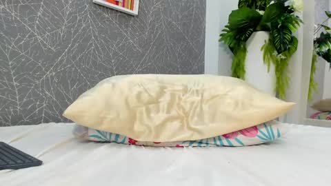 viictoriiasaenz online show from May 16, 2026, 10:36 am