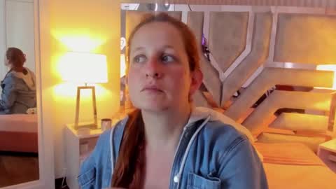 Snapshot of viioletamora chatting on December 8, 2024, 10:47 pm Violeta online show from December 8, 2024, 10:47 pm