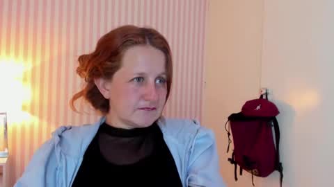 Snapshot of viioletamora chatting on December 15, 2024, 1:02 am Violeta online show from December 15, 2024, 1:02 am