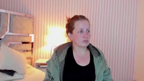 Snapshot of viioletamora chatting on December 16, 2024, 12:48 am Violeta online show from December 16, 2024, 12:48 am