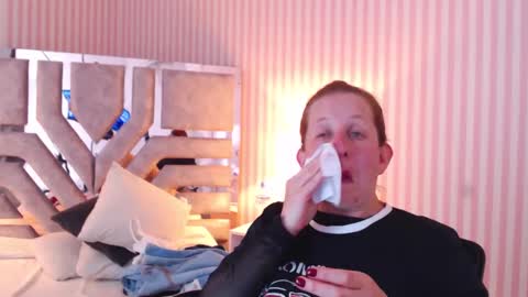 Snapshot of viioletamora chatting on December 18, 2024, 2:32 am Violeta online show from December 18, 2024, 2:32 am