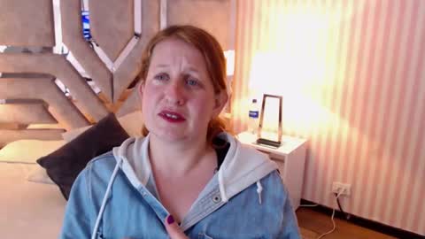 Snapshot of viioletamora chatting on December 27, 2024, 12:39 am Violeta online show from December 27, 2024, 12:39 am