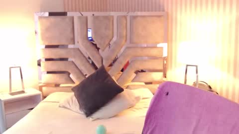 Snapshot of viioletamora chatting on December 31, 2024, 12:32 am Violeta online show from December 31, 2024, 12:32 am