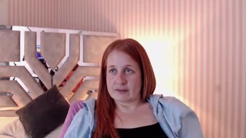 Snapshot of viioletamora chatting on January 2, 2025, 11:49 pm Violeta online show from January 2, 2025, 11:49 pm