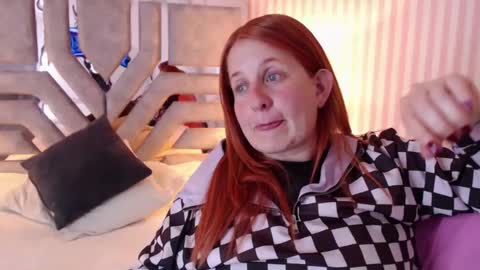 Snapshot of viioletamora chatting on January 3, 2025, 10:40 pm Violeta online show from January 3, 2025, 10:40 pm