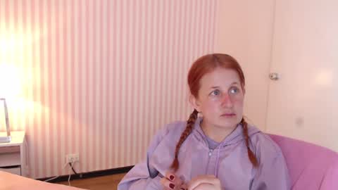 Snapshot of viioletamora chatting on January 9, 2025, 8:22 pm Violeta online show from January 9, 2025, 8:22 pm