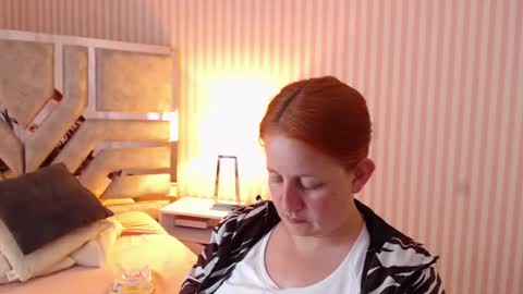 Snapshot of viioletamora chatting on January 13, 2025, 12:30 am Violeta online show from January 13, 2025, 12:30 am