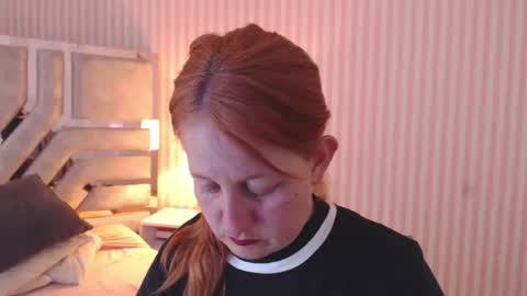 Snapshot of viioletamora chatting on January 13, 2025, 11:17 pm Violeta online show from January 13, 2025, 11:17 pm