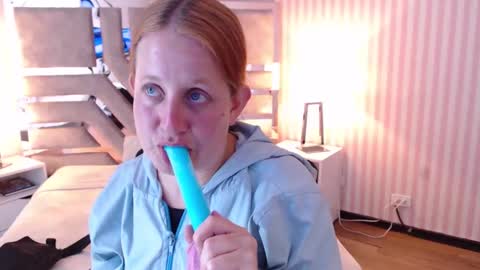 Snapshot of viioletamora chatting on February 2, 2025, 8:41 pm Violeta online show from February 2, 2025, 8:41 pm