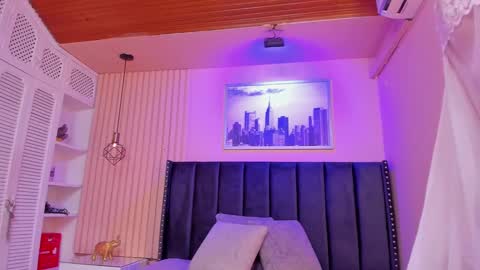 Snapshot of viiolett_lee chatting on January 15, 2025, 7:12 pm Viiolett online show from January 15, 2025, 7:12 pm