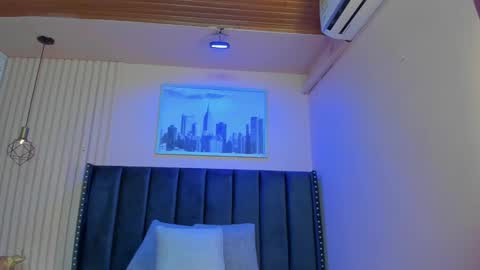 Snapshot of viiolett_lee chatting on January 18, 2025, 7:15 pm Viiolett online show from January 18, 2025, 7:15 pm