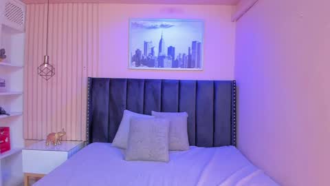 Snapshot of viiolett_lee chatting on January 22, 2025, 8:28 pm Viiolett online show from January 22, 2025, 8:28 pm