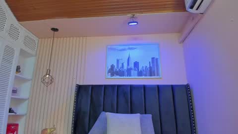 Snapshot of viiolett_lee chatting on January 23, 2025, 7:29 pm Viiolett online show from January 23, 2025, 7:29 pm