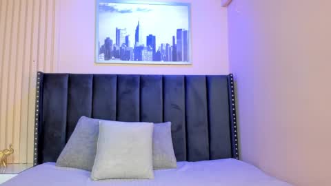 Snapshot of viiolett_lee chatting on February 2, 2025, 8:30 pm Viiolett online show from February 2, 2025, 8:30 pm