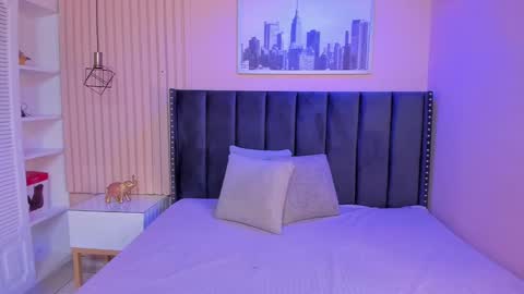 Viiolett online show from February 21, 2025, 8:16 pm