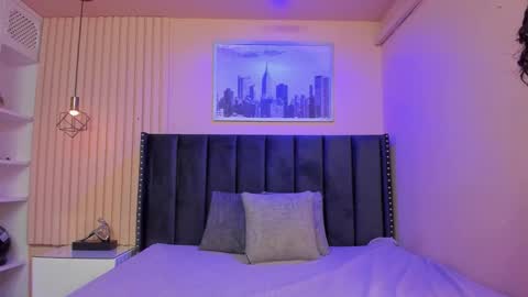 Viiolett online show from October 18, 2025, 9:15 pm