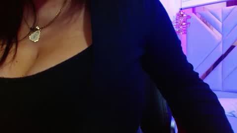 viioleta online show from March 18, 2026, 12:19 pm