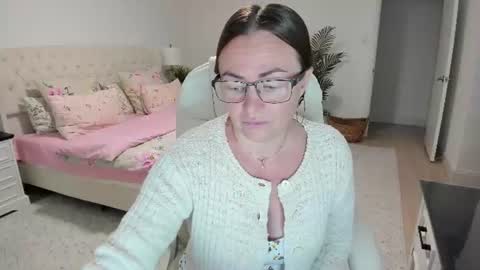 Ukrainian-woman online show from June 18, 2026, 10:30 am