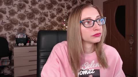 Vika online show from December 23, 2024, 5:00 pm