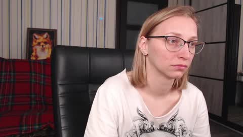 Vika online show from May 19, 2026, 1:22 am