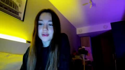 Vika   online show from October 1, 2025, 9:32 pm