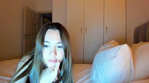 Vika   online show from June 7, 2026, 10:02 pm