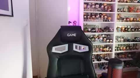 Snapshot of vikingcock__ chatting on February 2, 2026, 4:17 pm vikingc0ck online show from February 2, 2026, 4:17 pm