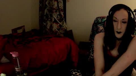 vikskikat online show from December 8, 2024, 10:14 pm