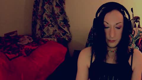 vikskikat online show from December 14, 2024, 1:06 am