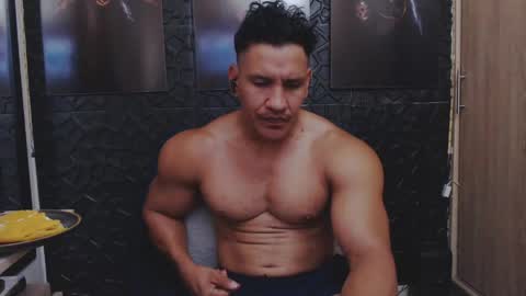 Snapshot of viktorherrera chatting on May 17, 2026, 2:13 pm Viktor Herrera online show from May 17, 2026, 2:13 pm