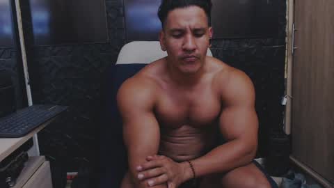 Snapshot of viktorherrera chatting on May 27, 2026, 6:10 am Viktor Herrera online show from May 27, 2026, 6:10 am