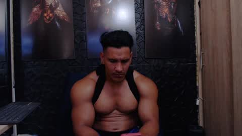 Snapshot of viktorherrera chatting on June 10, 2026, 3:55 pm Viktor Herrera online show from June 10, 2026, 3:55 pm