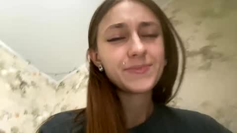 Snapshot of viktoria9898 chatting on December 16, 2024, 9:35 am Sweett online show from December 16, 2024, 9:35 am