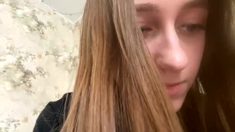 Snapshot of viktoria9898 chatting on January 17, 2025, 9:28 am Sweett online show from January 17, 2025, 9:28 am