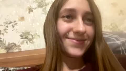 Snapshot of viktoria9898 chatting on February 3, 2025, 12:47 am Sweett online show from February 3, 2025, 12:47 am