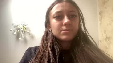 Snapshot of viktoria9898 chatting on February 26, 2025, 11:20 am Sweett online show from February 26, 2025, 11:20 am