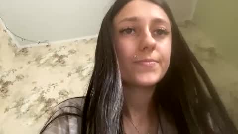 Snapshot of viktoria9898 chatting on September 11, 2025, 12:05 pm Sweett online show from September 11, 2025, 12:05 pm