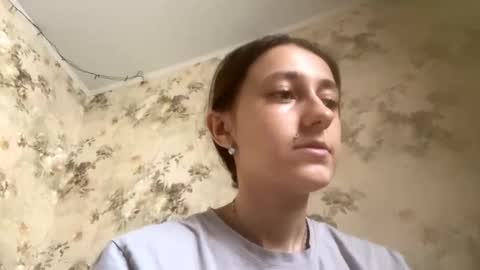 Snapshot of viktoria9898 chatting on October 13, 2025, 6:24 am Sweett online show from October 13, 2025, 6:24 am