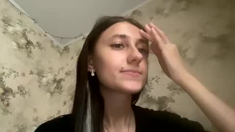 Snapshot of viktoria9898 chatting on October 14, 2025, 11:55 am Sweett online show from October 14, 2025, 11:55 am