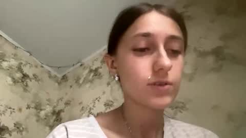 Snapshot of viktoria9898 chatting on October 21, 2025, 11:11 am Sweett online show from October 21, 2025, 11:11 am