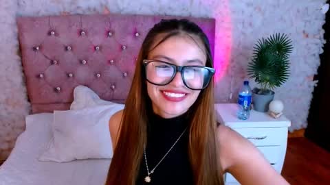 viky_evanss online show from February 5, 2026, 6:12 pm